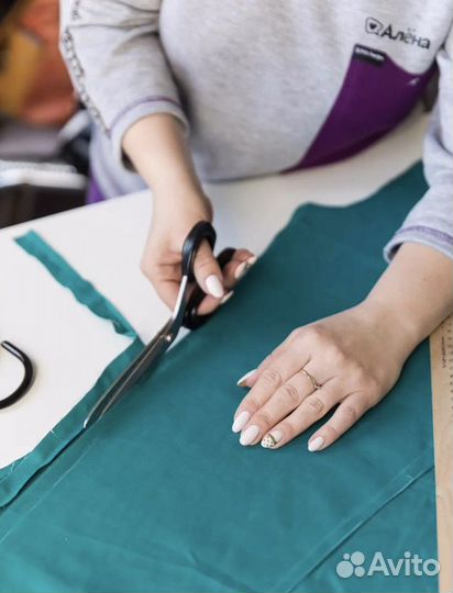 Помощник на швейное производство