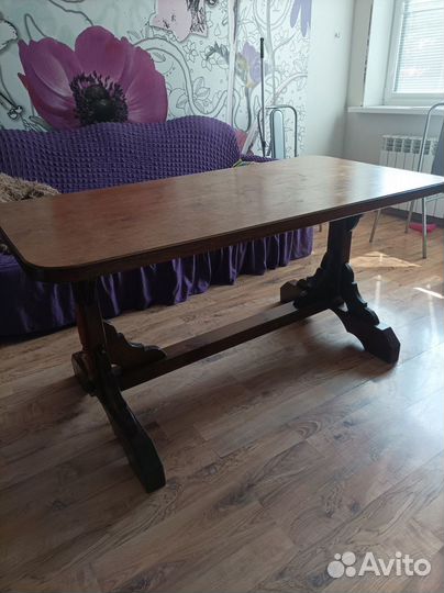 Кухонный стол