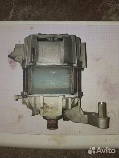 Двигататель стиральной машины