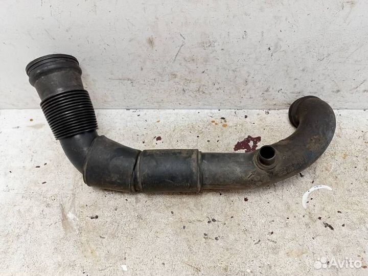 Патрубок воздушного фильтра