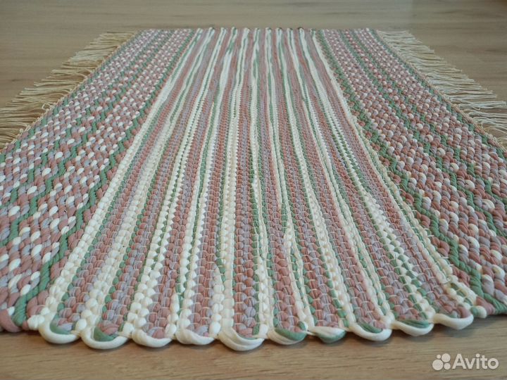 Коврик ручной работы 