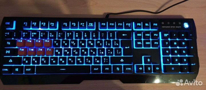 Игровая клавиатура с подсветкой