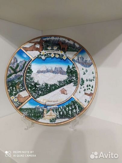 Сувенирные настенные тарелки