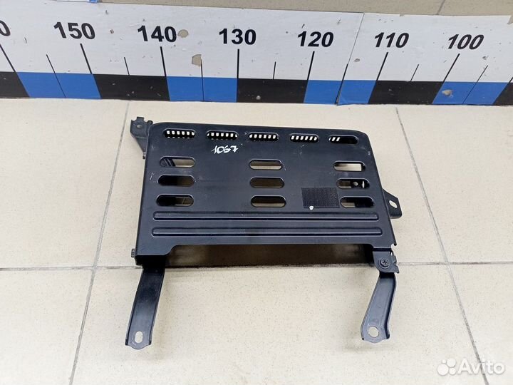 Кронштейн (сопут. товар) Land Cruiser (150) -Prado