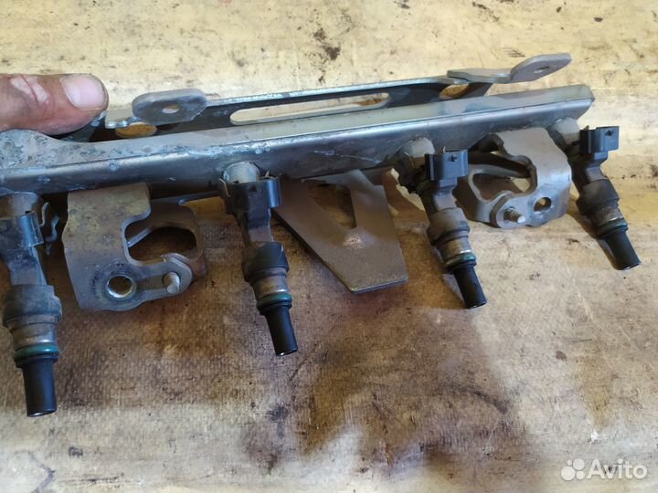 Рейка топливная рампа nissan qashqai J10 Ниссан