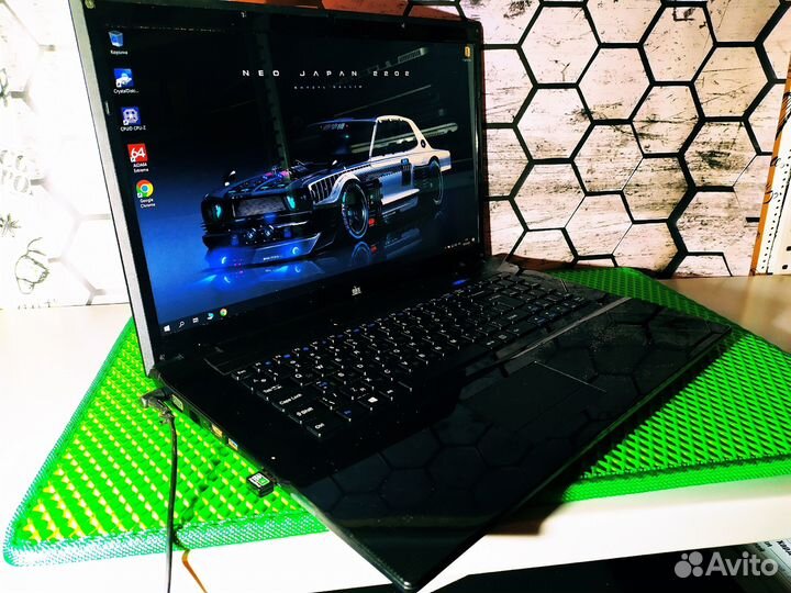 DNS W270HUQ-17 Дюймов\ Core i3-2 Gen \ 3 Озу \ SSD