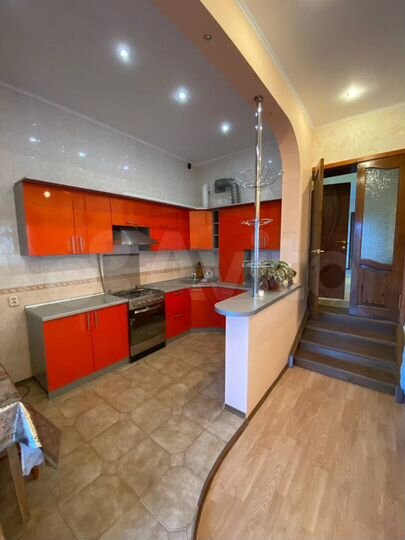 Дом 260 м² на участке 6 сот.