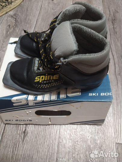 Лыжные ботинки