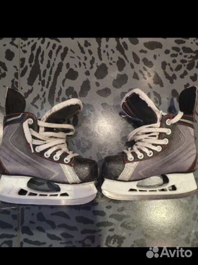 Продам коньки Bauer хоккейные б/у размер 31