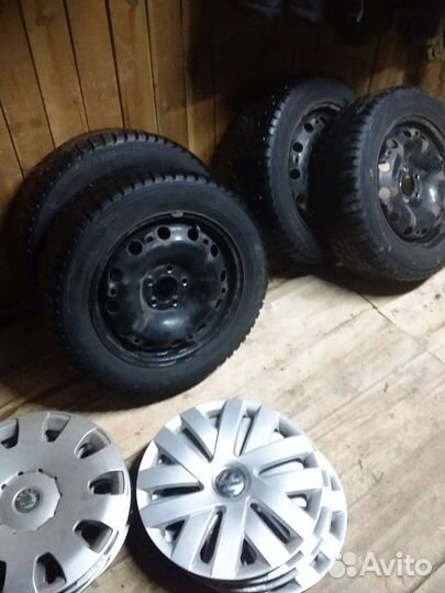 Колёса на 15 на поло.ещё есть литьё на 15