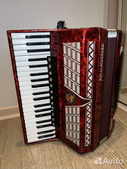 Аккордеон Royal Standard Montana