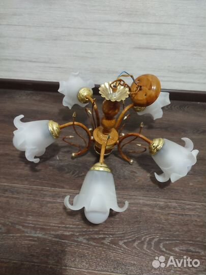 Потолочная люстра