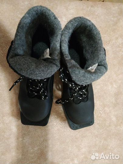 Ботинки лыжные