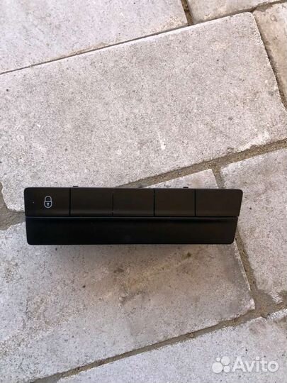 Центральная консоль без подлокотника октавия А7