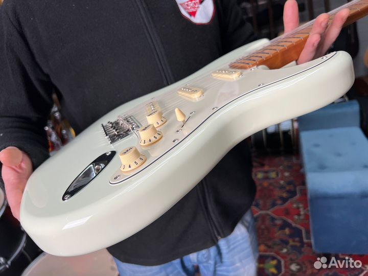 Электрогитара стратокастер
