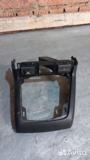 Рамка обрамление кулисы Ford Mondeo 3 рест. 2006