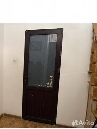 Пластиковая дверь