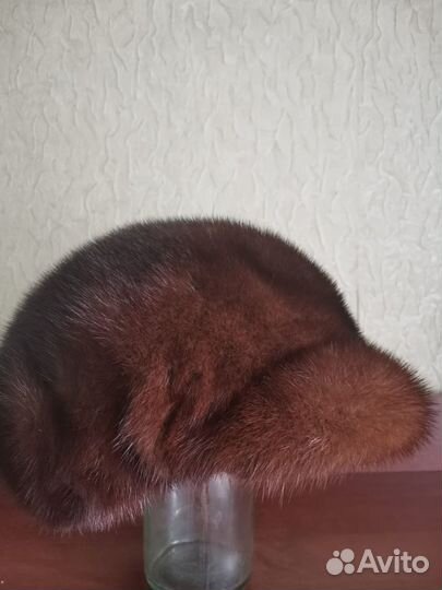 Женская шапка-кепи