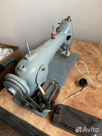 Швейная машина бу электрическая