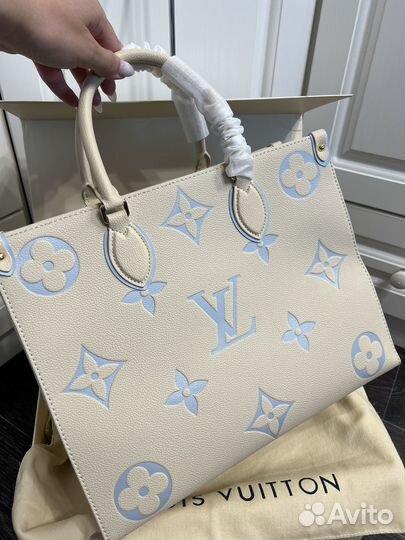 Сумка Louis Vuitton Onthego MM