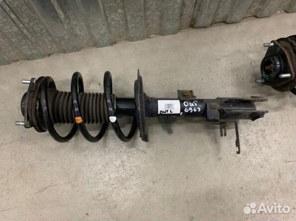 Стойка амортизатор передняя Mitsubishi Outlander 3