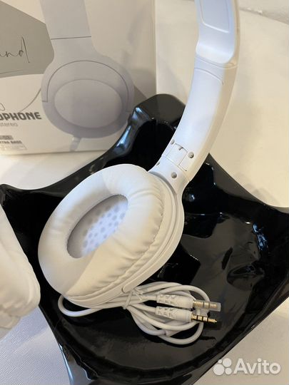 Проводные наушники с микрофоном