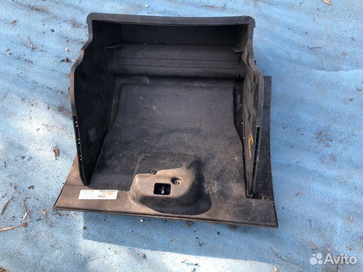 Бардачок (вещевой ящик) Ford Fiesta 5 (2002-2008)