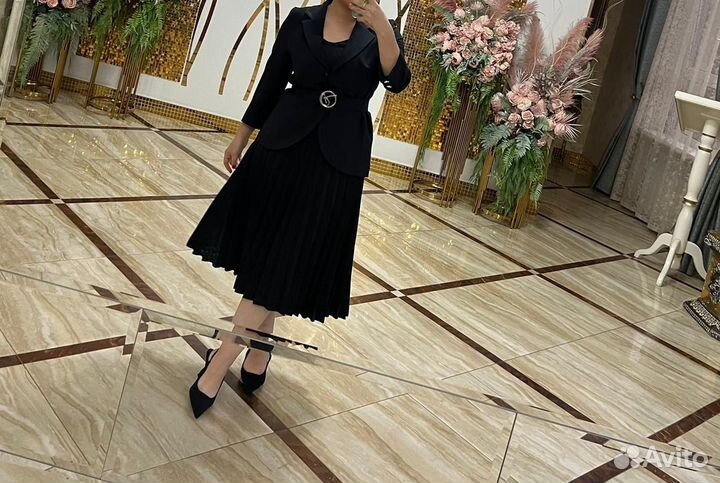 Костюм пиджак и юбка