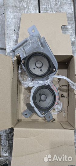 Крепление колонок в багажнике Mitsubishi Pajero 4