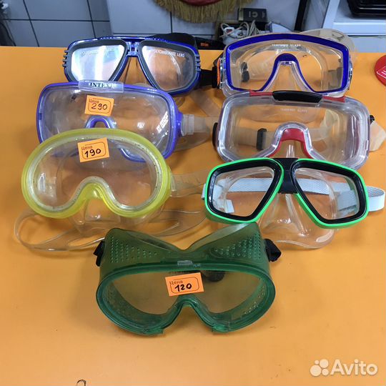 Маски для дайвинга, очки и трубки в ассортименте