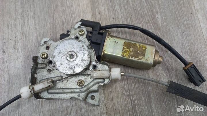 Стеклоподъемник задний левый Nissan Almera N15