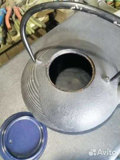 Чайник чугунный