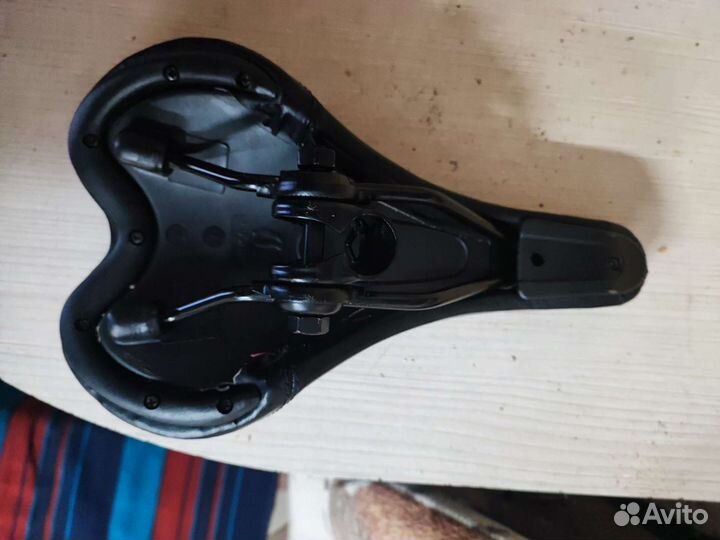 Седло для шоссейного велосипеда