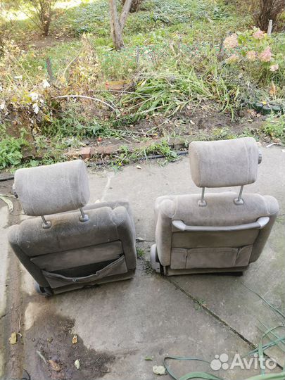 Передние сиденья