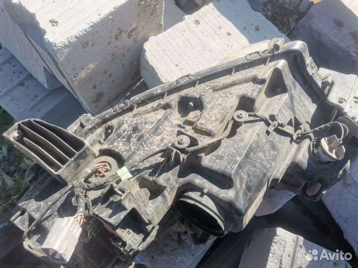 Фара правая митсубиси аутлендер