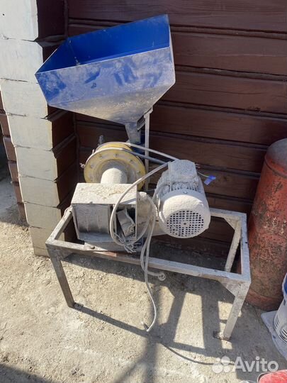 Экструдар для зерна, плющилка, зернодробилка