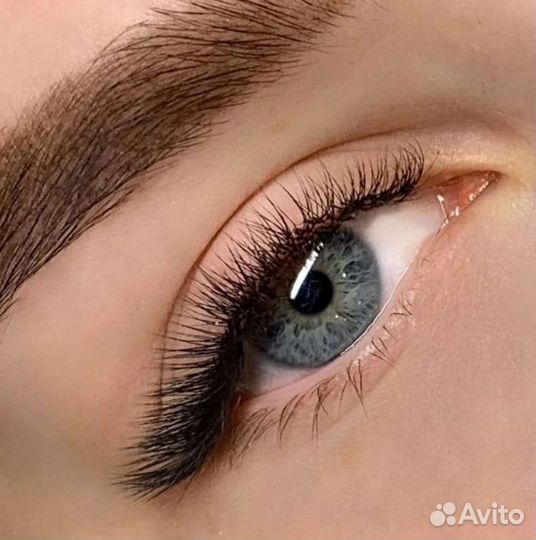 Наращивание ресниц, оформление бровей