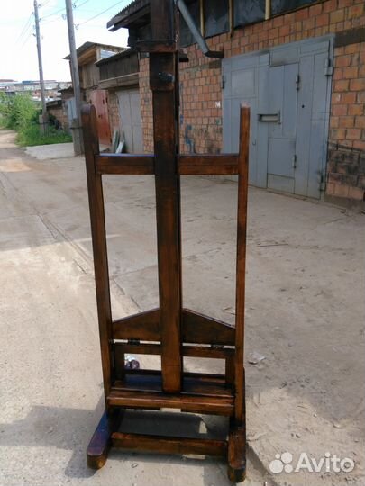 Студийный, академический мольберт