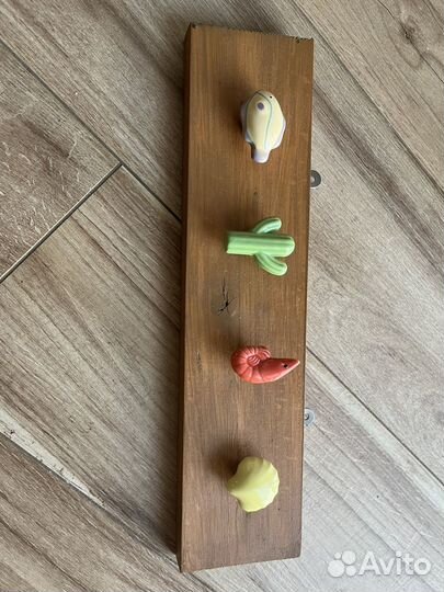 Вешалка настенная детская