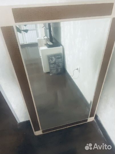 Комод с зеркалом