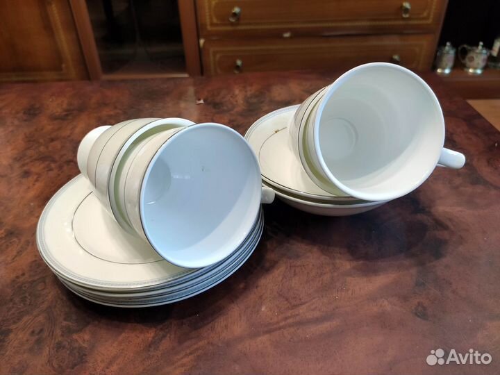 Продам 2 чайных сервиза, 2 блюда, сахарница