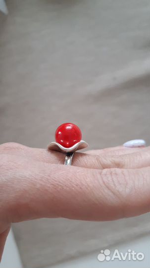 Кольцо с кораллом
