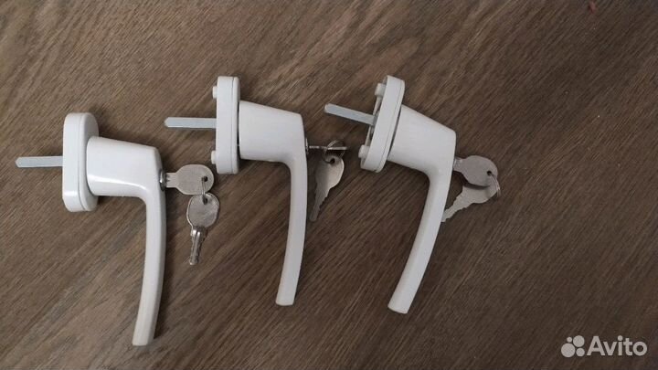 Детский замок на пластиковые окна