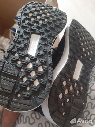 Кроссовки adidas 45