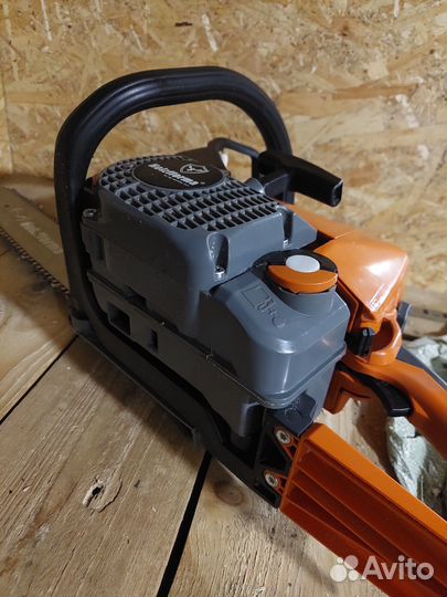 Продам бензопилу holzfforma G255