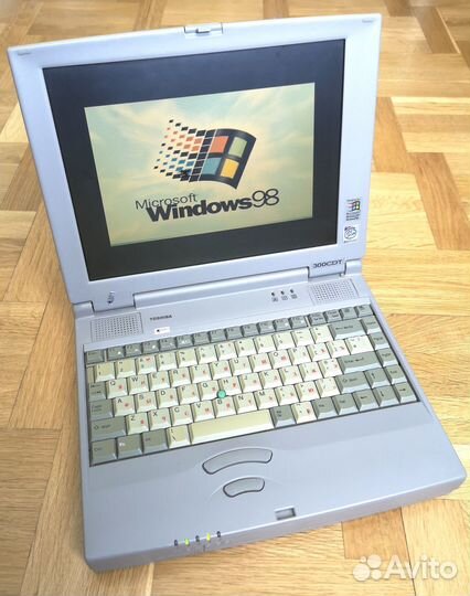 Ноутбук Toshiba Satellite 300CDT дефект на экране