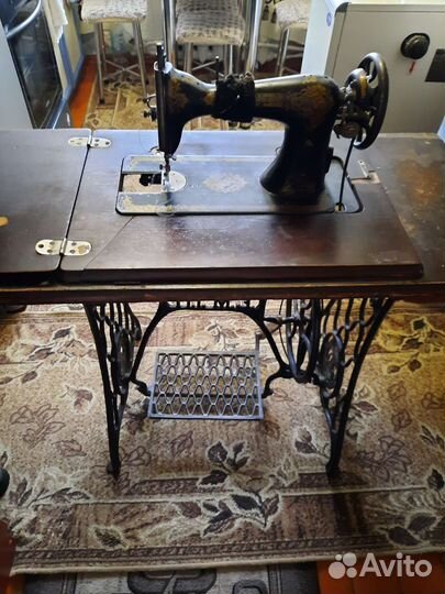 Швейная машина Singer