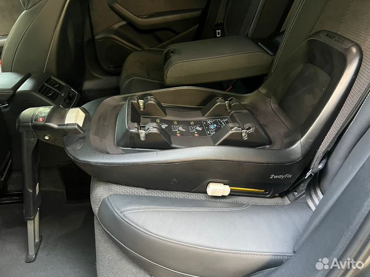 Автолюлька maxi cosi cabriofix и база 2WayFix