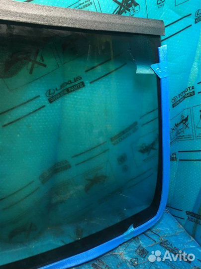 Стекло лобовое (ветровое) Toyota Land Cruiser