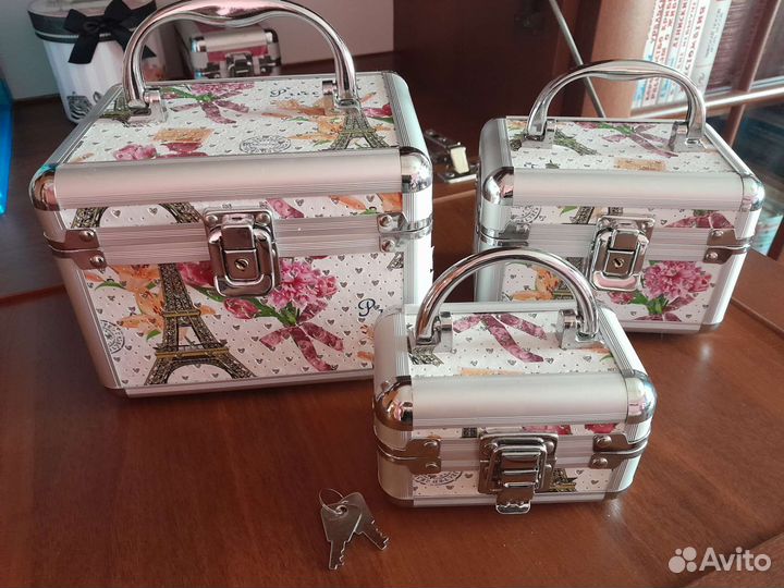 Чемоданчик для бижутерии и косметики